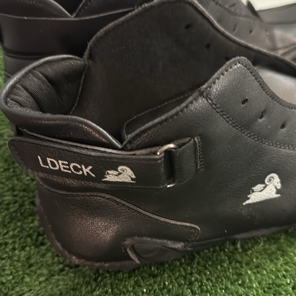 LDeck High Top Sports Shoes Waterproof Non Slip. Adjustable Strap, no Laces - Picture 5 of 11